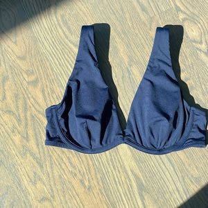 Very nice navy Athleta bikini top